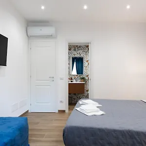  Apartment Rhoome 1 Italy